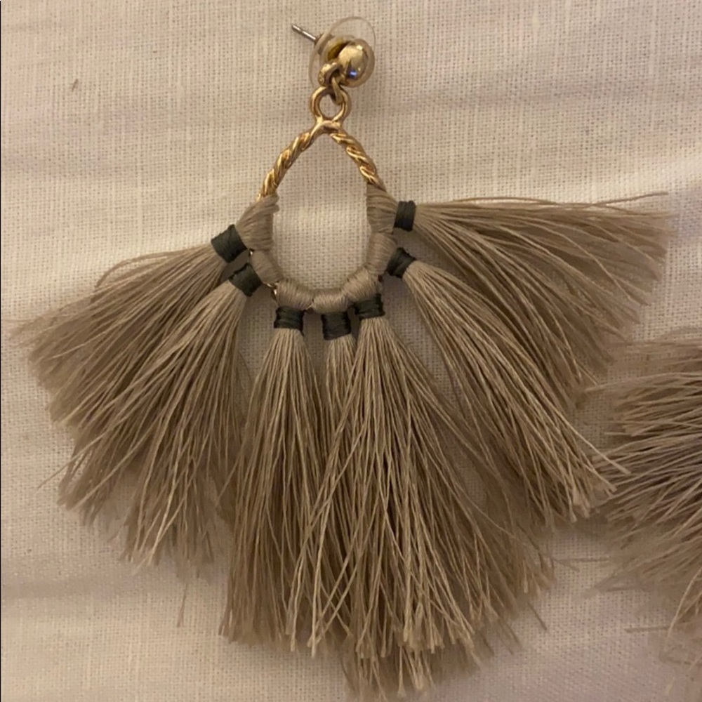 Earings - Picture 2 of 2